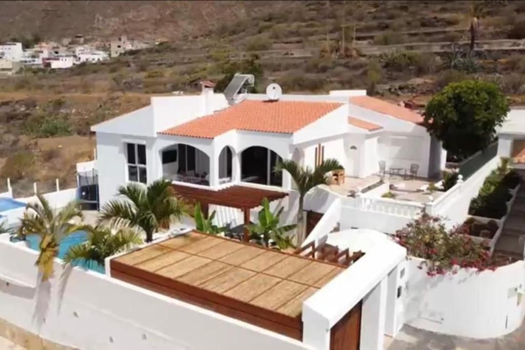 Gezellige Villa Met Prachtig Zicht En Zwembad Arona  Zewnętrze zdjęcie